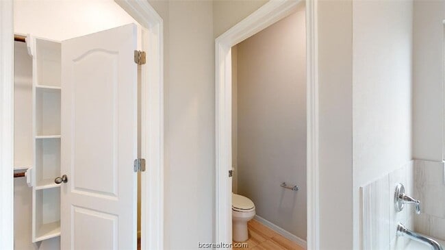 Building Photo - 6335 Spartan Dr