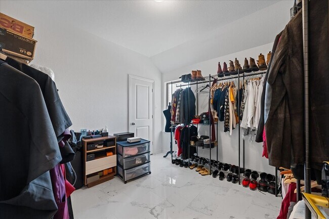 Building Photo - 13217 Ridings Dr