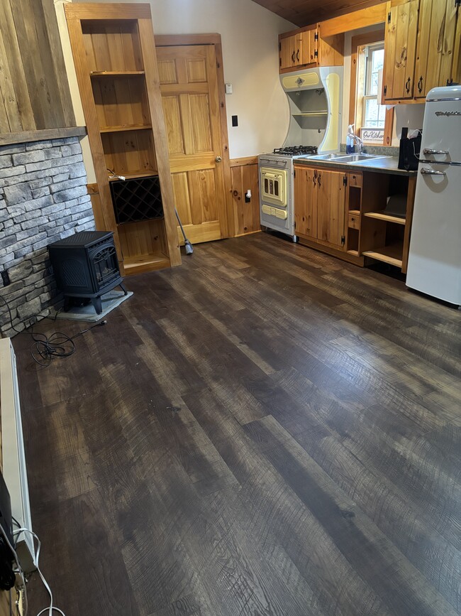 Building Photo - 11694 PA-3004