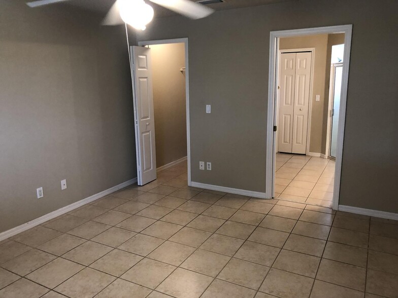 Building Photo - 3 bedroom 2 bathroom single family home