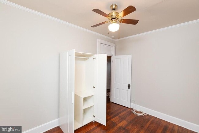 Building Photo - 315 12th St SE