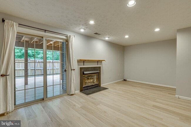 Building Photo - 8061 Sky Blue Dr