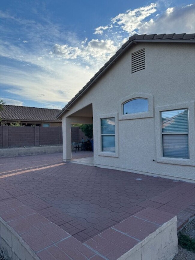 Building Photo - Vail- 3 bedroom/ 2 bathroom with 3 car garage