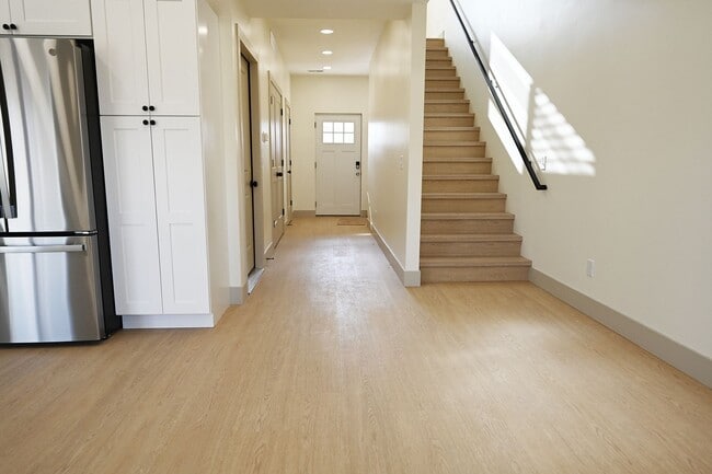 Building Photo - 154 Brushwood Dr