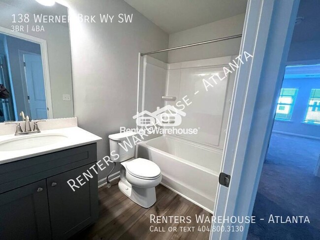 Building Photo - Luxurious Townhome! 3 Bedroom with Bonus R...