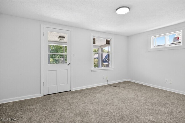 Building Photo - 2820 E 120th St