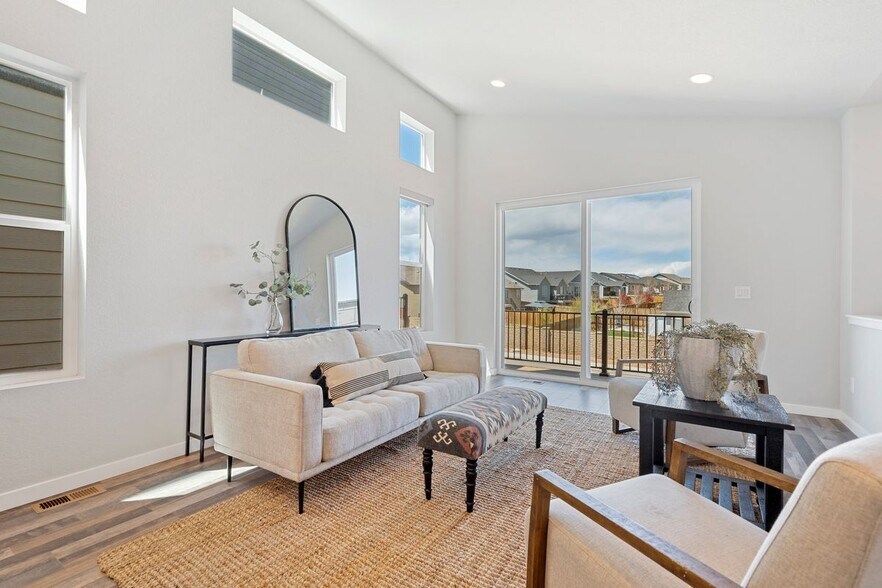 Building Photo - 7371 Hunter Jumper Dr