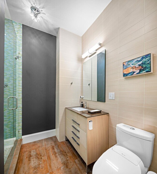 Building Photo - 937 Washington St