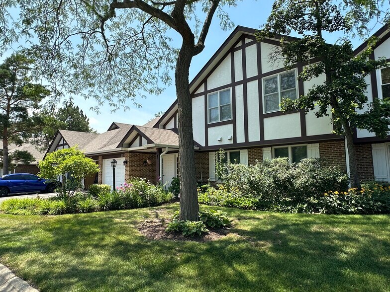 Primary Photo - 174 Hemingway Ct