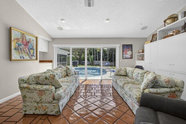 Building Photo - 19570 Trails End Terrace