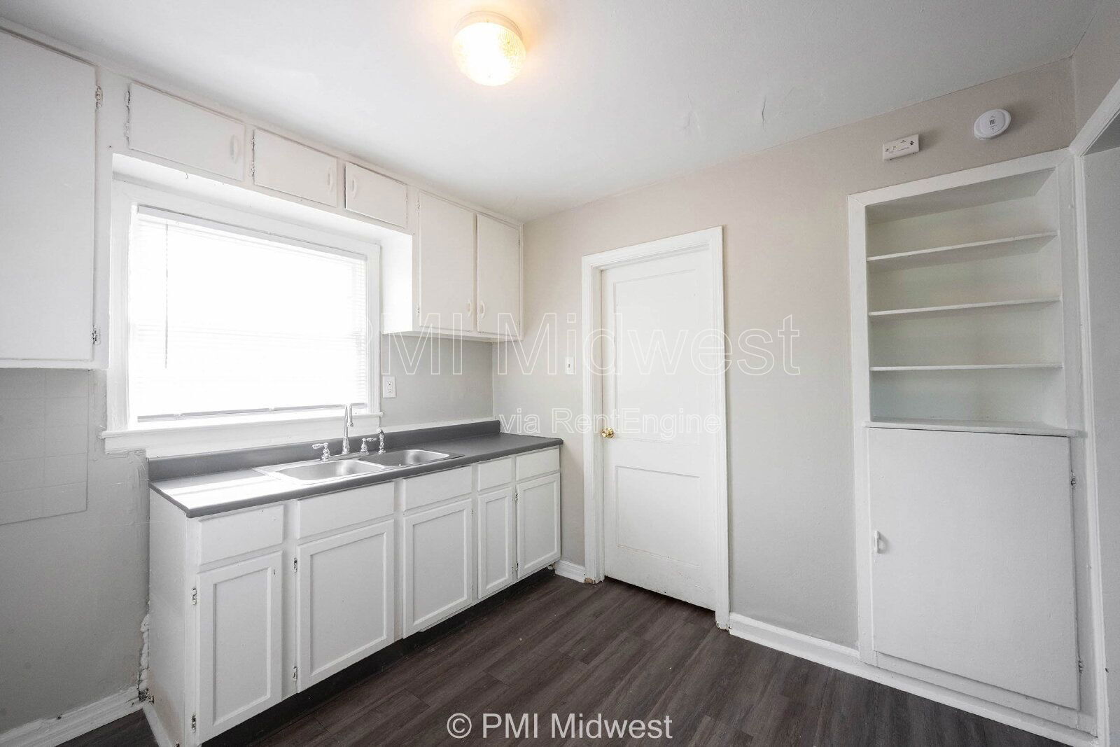 Building Photo - 5959 E 24th St