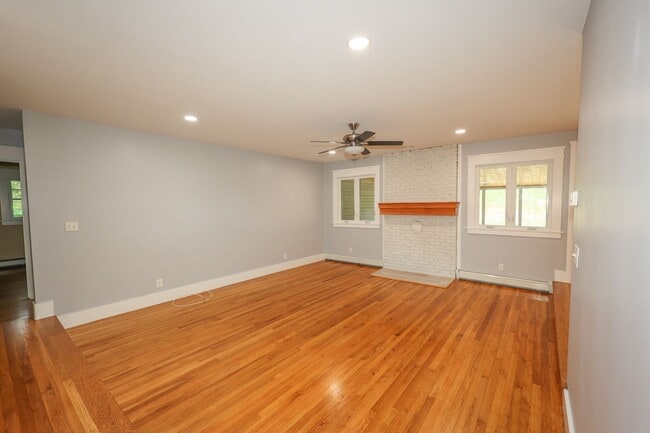 Building Photo - 49 N Amherst Rd