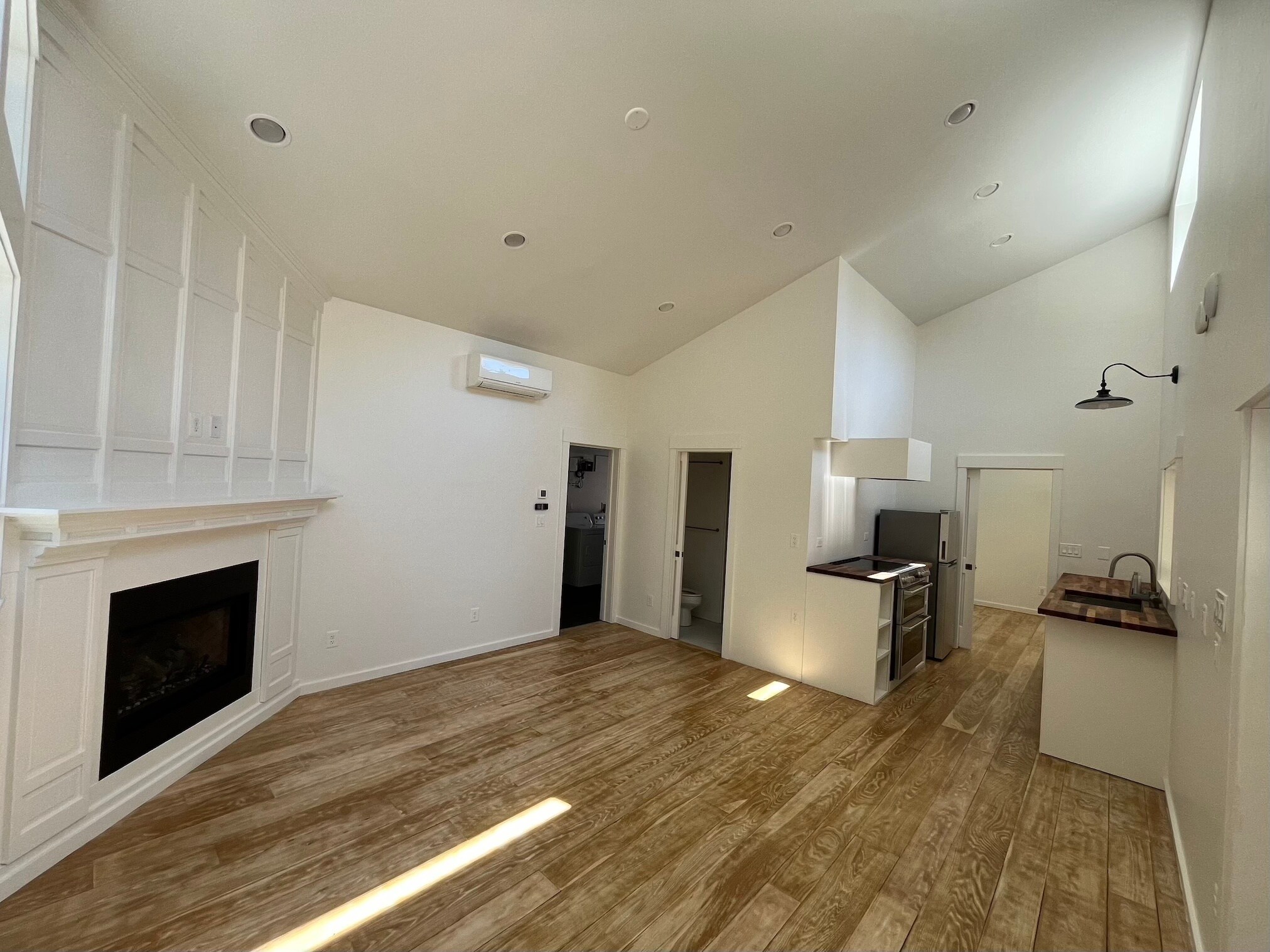 Building Photo - 8113 Sand Dollar Ln