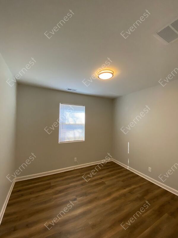 Building Photo - 838 Lock Ave