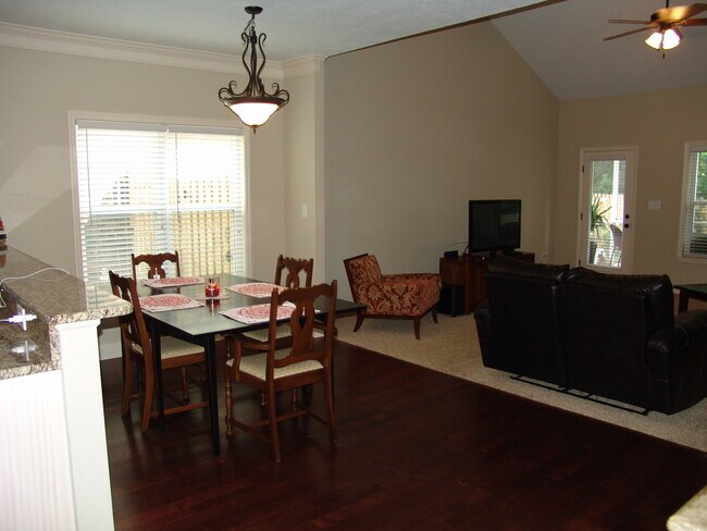 Building Photo - 1038 Barrett Dr