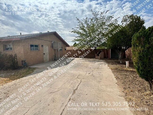 Building Photo - 1300 Parker Rd