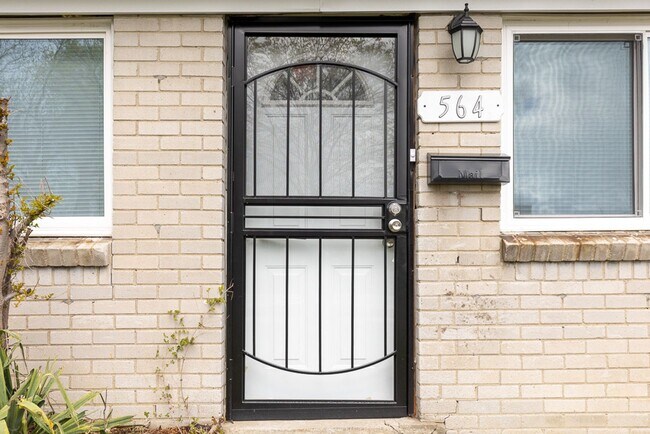 Building Photo - 564 Marquette Dr