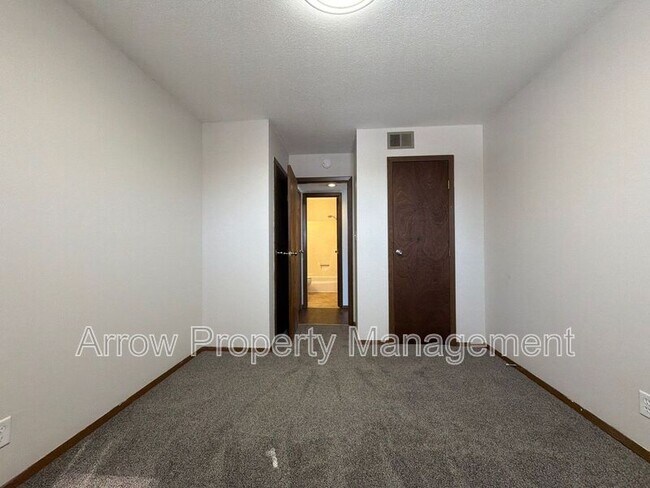 Building Photo - 321 Chestnut St