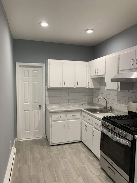 Building Photo - 385 Highland Ave