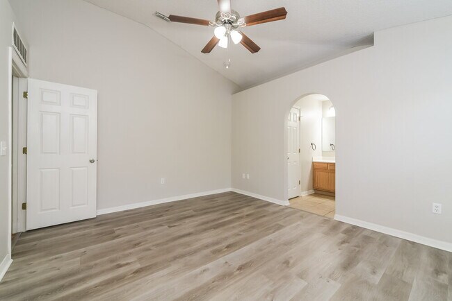 Building Photo - 3119 Whispering Trails St