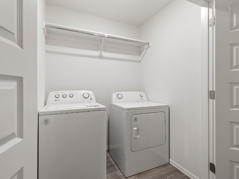 Building Photo - 957 S Amarillo Ave