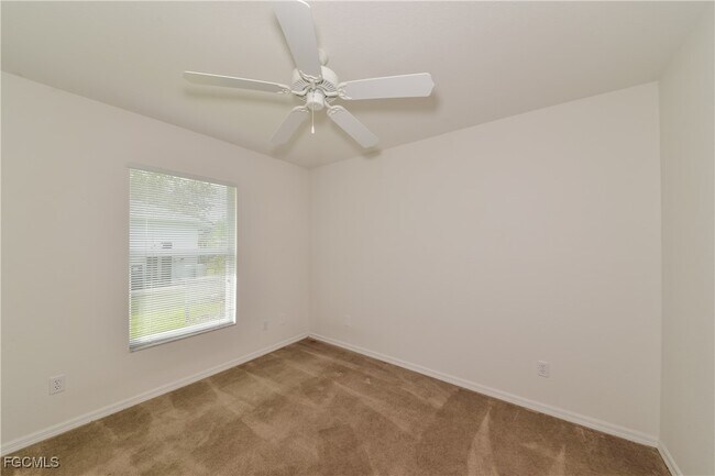 Building Photo - 3259 Toluca Terrace
