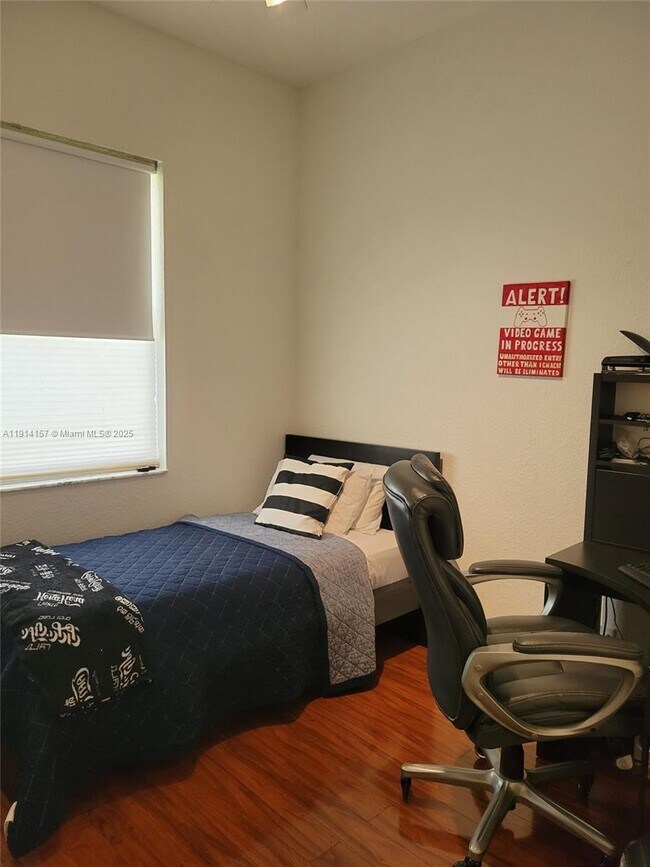 Building Photo - 1569 Winterberry Ln