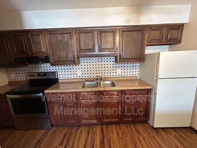 Building Photo - 115 Fox Hill Ln