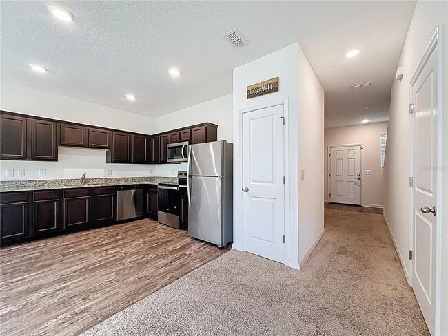 Building Photo - 927 Reserve Pl