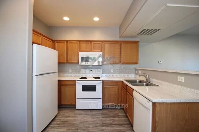 Building Photo - 6770 N 47th Ave