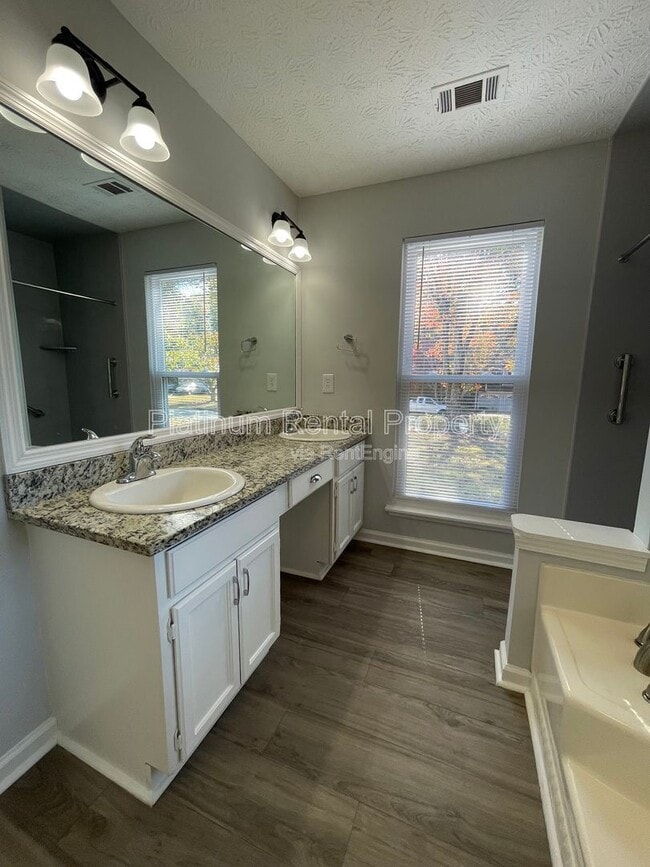 Building Photo - 1630 Creek Crossing SE