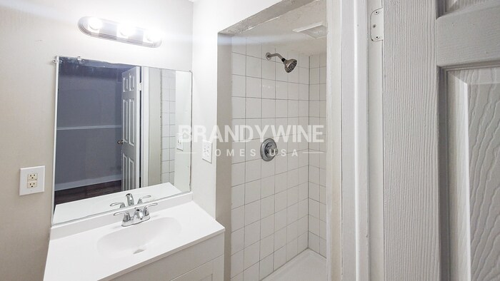 Building Photo - 3225 Valley Bend Rd