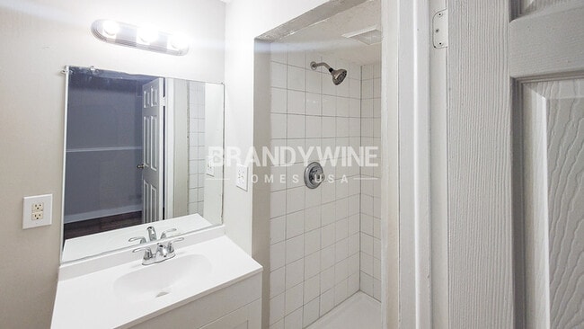 Building Photo - 3225 Valley Bend Rd