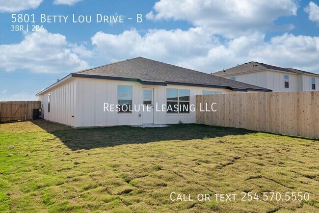 Building Photo - 5801 Betty Lou Dr