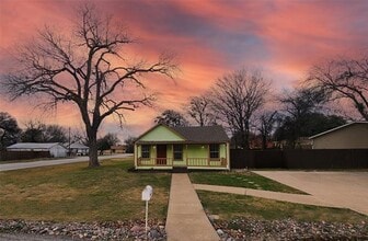 Building Photo - 233 Texas St