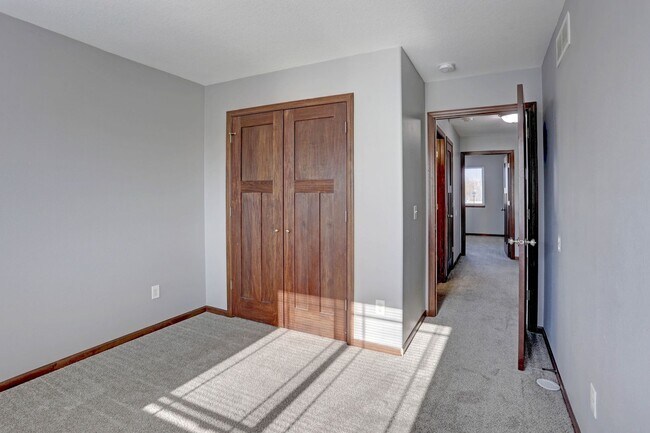 Building Photo - 101 Partridge Path