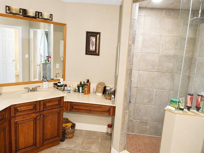 Building Photo - 2927 Curving Oaks Way