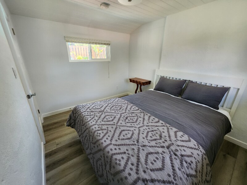 Building Photo - 1112 N Ontare Rd