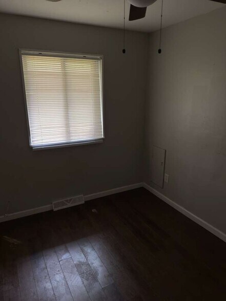 Building Photo - 10104 Ventura Dr