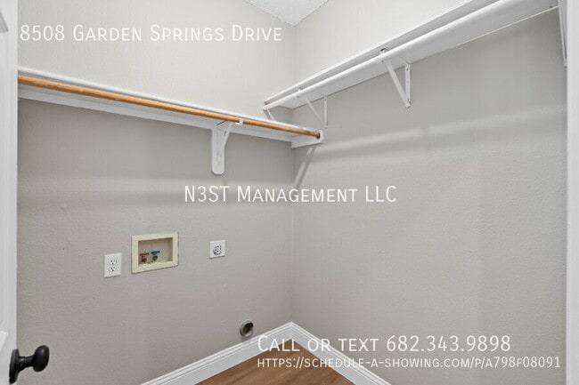 Building Photo - 8508 Garden Springs Dr