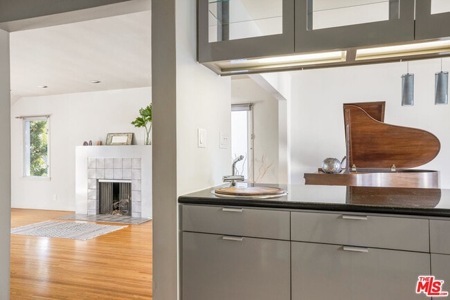 Building Photo - 2209 Pearl St