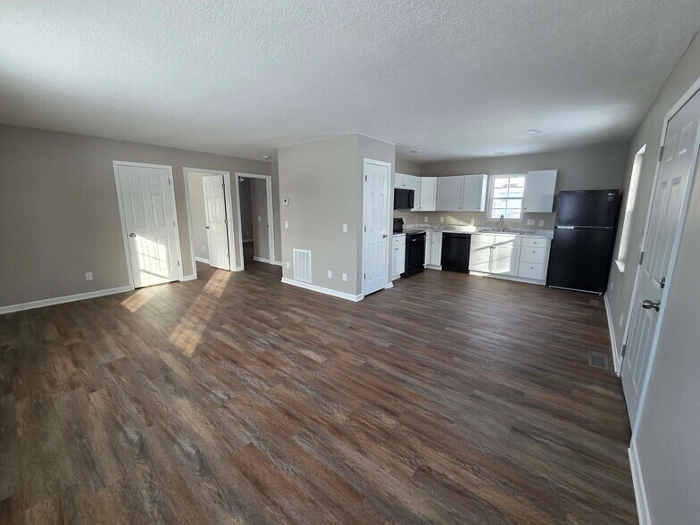 Building Photo - 1674 Ridgeview Ct