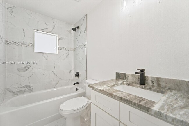 Building Photo - 5203 Birch Dr