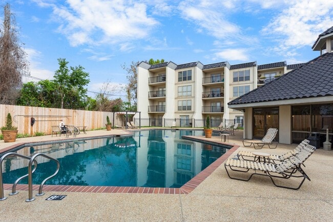 Building Photo - Downtown 1BR 1BA RIverview Unit 223