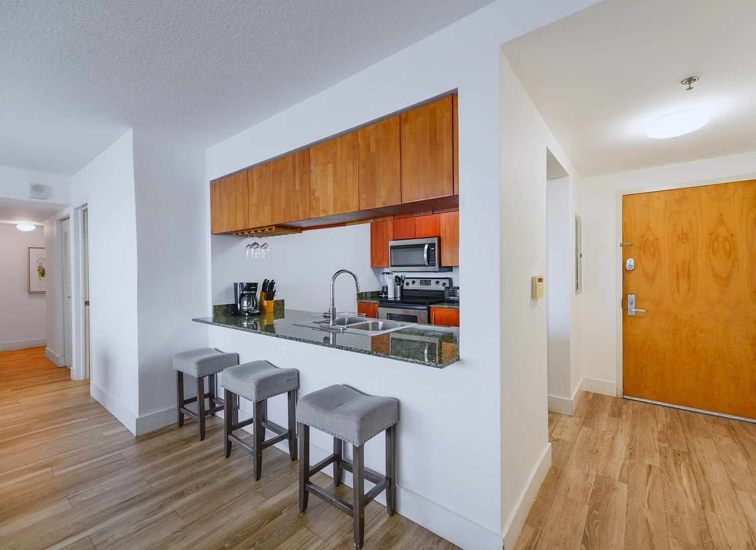 Building Photo - 1 SE 12th St