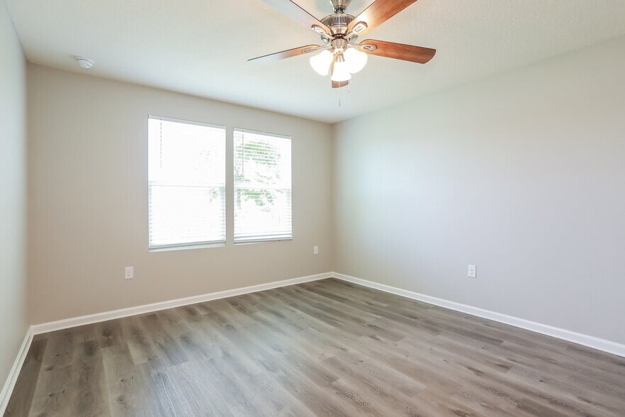 Building Photo - 2096 Pebble Point Dr