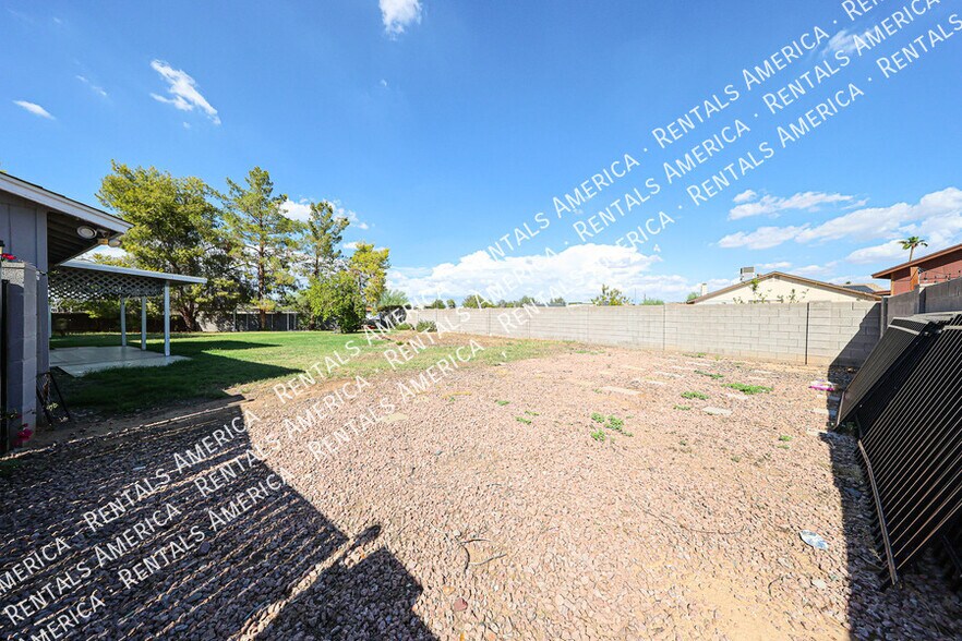 Building Photo - 15851 N 23rd St