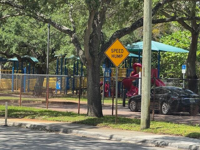 Building Photo - 2810 NW 8th Ct