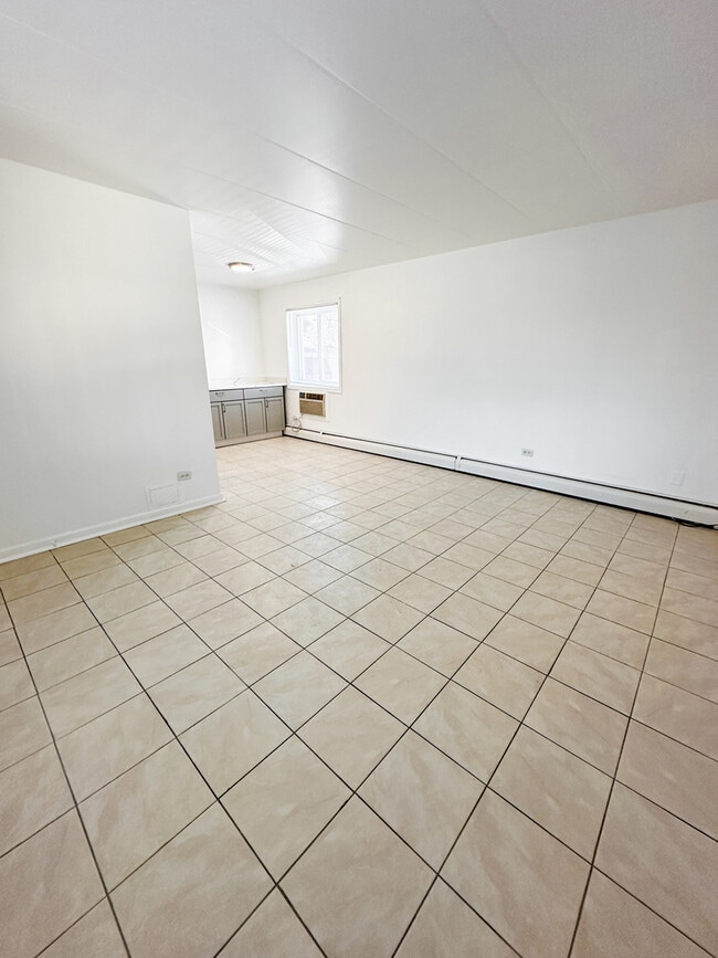 Building Photo - 4544 River Rd