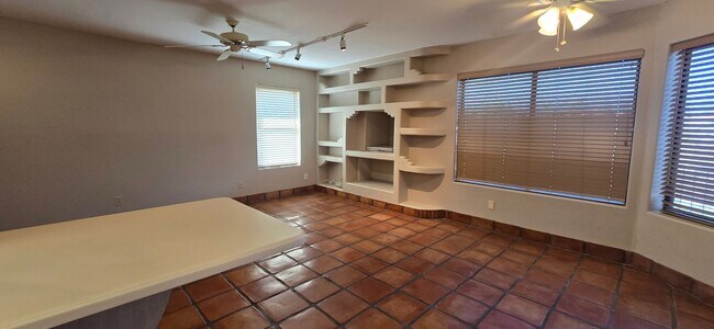 Building Photo - UNFURNISHED GREAT SINGLE FAMILY HOME WITH VIEWS & POOL IN BACKYARD